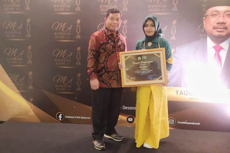 Nursipatma, Siswi MAN 1 Polman Raih Penghargaan Nasional