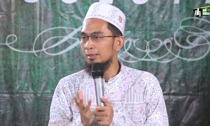 Pesan Ustadz Adi Hidayat, Jangan Tinggalkan Dzikir Ini Bila Shalat Sering tak Khusyuk