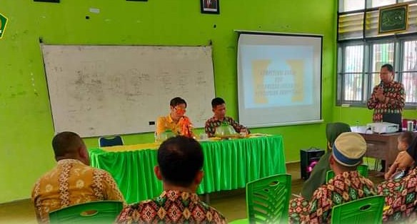 Guru dan Staf MTs Negeri 1 Majene Ikuti Diseminasi