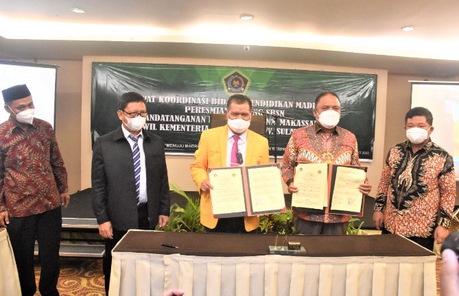 MoU Penguatan Madrasah Bersama Rektor UNM-Kakanwil Kemenag Sulbar