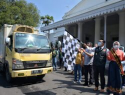 Ridwan Kamil Lepas Pengiriman Perdana Minyak Goreng Curah yang Dipesan Via Aplikasi Ridwan Kamil Lepas Pengiriman Perdana Minyak Goreng Curah yang Dipesan Via Aplikasi