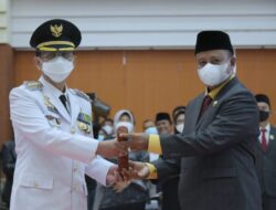 Uu Ruzhanul Ulum Lantik Dani Ramdan sebagai Penjabat Bupati Bekasi