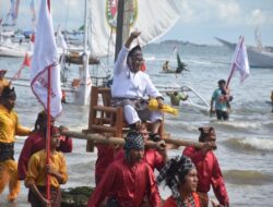 Sandeq Tiba di Balikpapan Disambut Walikota dan Pangdam VI/Mulawarman