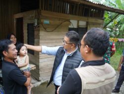 Pj Gubernur Sulbar Salurkan Bantuan Stunting di Pasangkayu