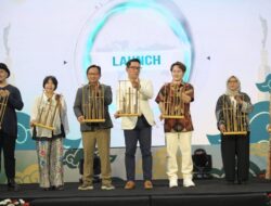 Gubernur Ridwan Kamil Raih Penghargaan Satyalencana Wira Karya, Program Petani Milenial berkontribusi nyata dalam regenerasi petani di Jabar