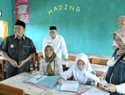 Wagub Uu Ruzhanul Tinjau Pelaksanaan PPDB SMA Negeri 1 Indramayu