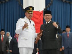 Gubernur Ridwan Kamil Lantik Tri Adhianto sebagai Wali Kota Definitif Bekasi