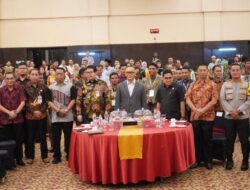 Pj Gubernur Sulbar Ajak Perangkat Desa Atasi Kemiskinan dan Aktifkan Posyandu