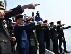 Peringati Hari Pahlawan, Pj Gubernur Sulbar Bersama Forkopimda Tabur Bunga di Lanal Mamuju