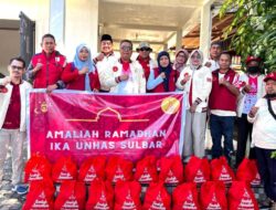 IDP Lepas Tim Amaliah Ramadan IKA Unhas untuk Berbagi