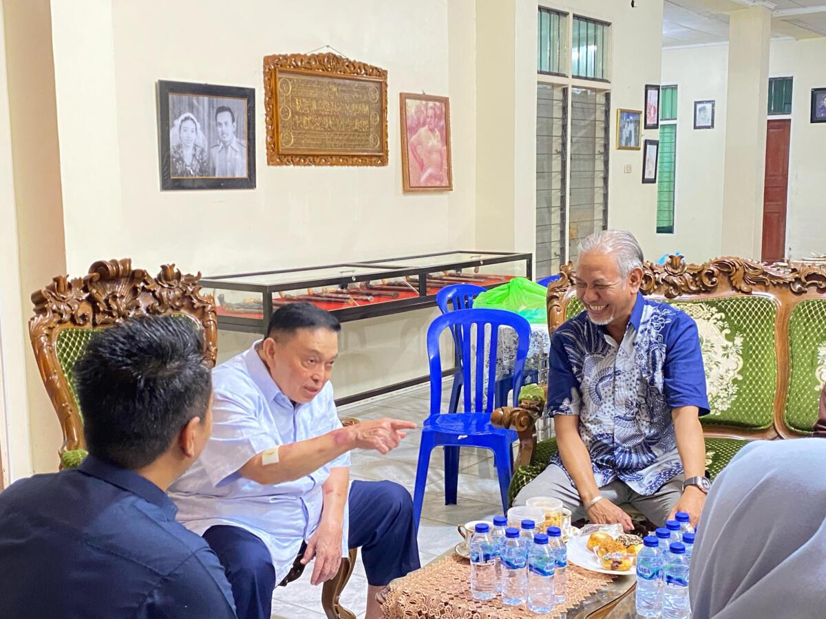 Plh Sekprov Herdin Ismail Temui Wagub Sulbar di Kediaman Pribadi