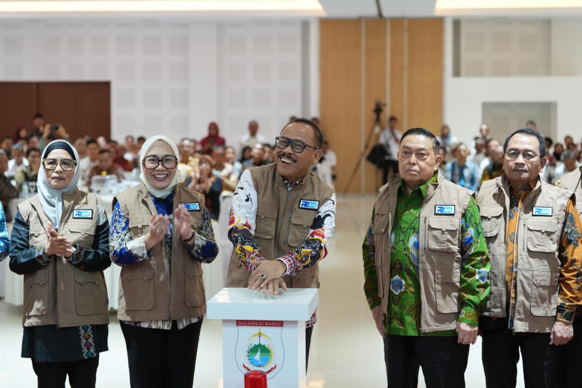 Gubernur Sulbar Tertibkan Plat DC untuk Tingkatkan PAD