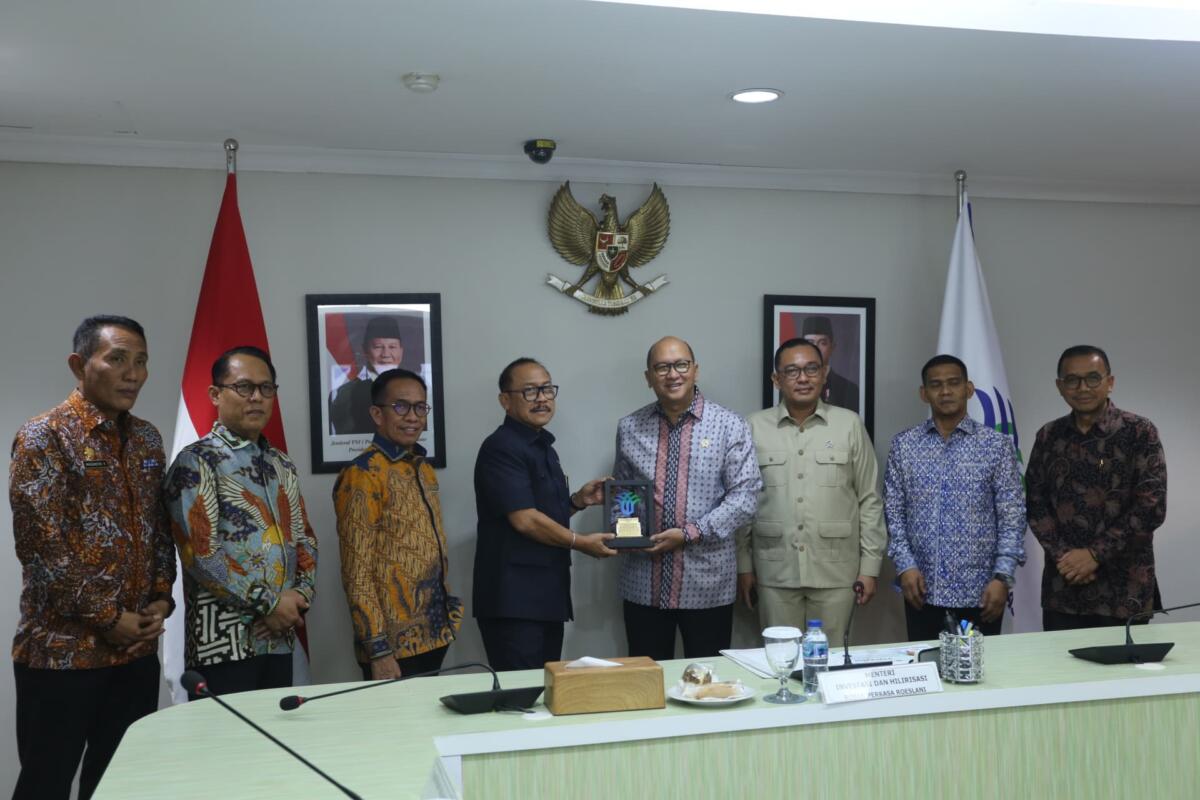Gubernur Sulbar Paparkan Lima Potensi Strategis di Depan Menteri Investasi 
