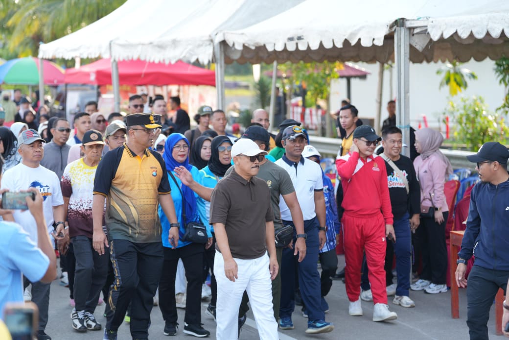 Hari Jadi ke-21 Sulbar Dimeriahkan Jalan Santai Bersama Gubernur