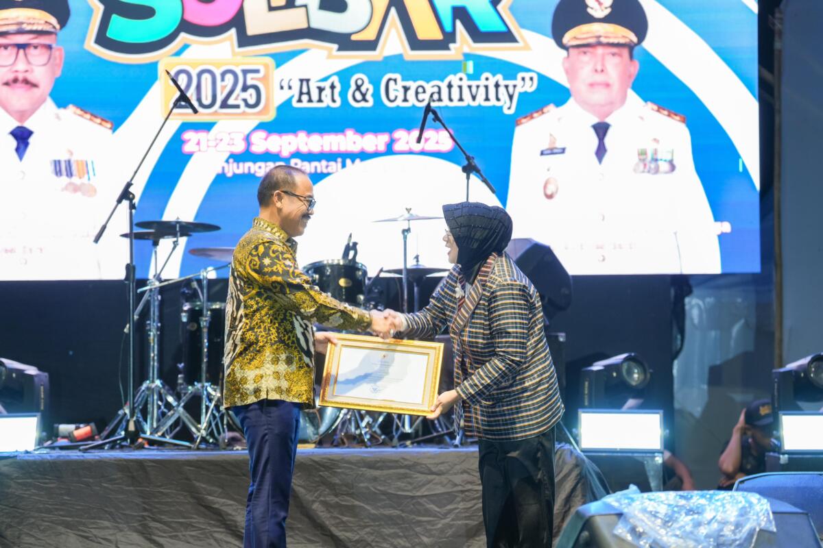 Gubernur Terima Penghargaan KEN, Gema Sulbar Jadi Event Unggulan 