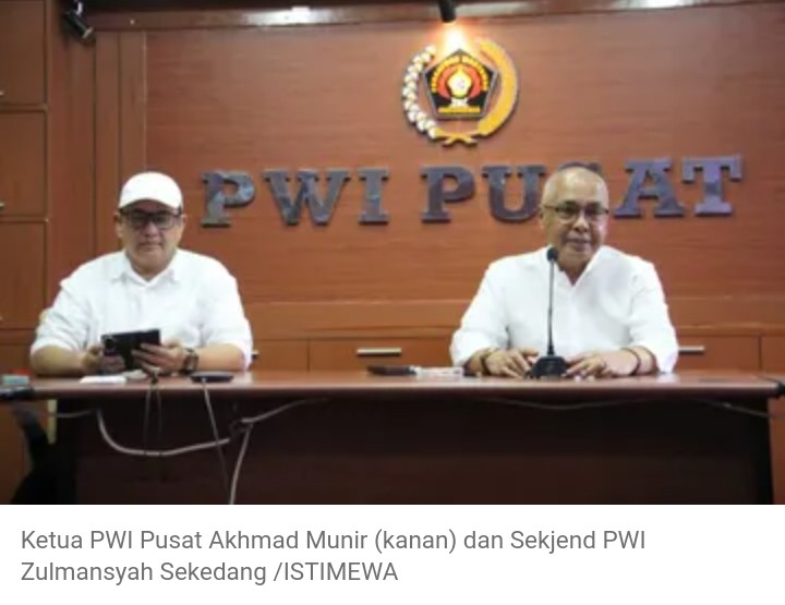 PWI Prihatin Pencabutan Kartu Liputan Wartawan CNN di Istana Negara PWI Prihatin Pencabutan Kartu Liputan Wartawan CNN di Istana Negara