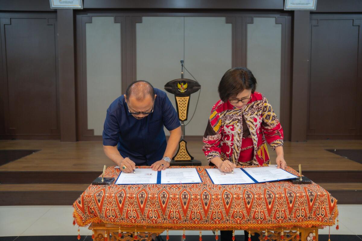 Gubernur Suhardi Duka Gandeng UGM, Buka Peluang Beasiswa Bagi Anak Sulbar