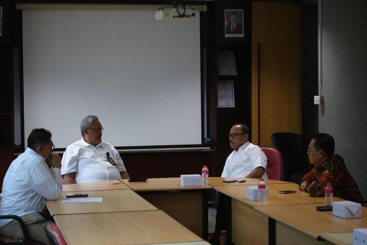 Gubernur Suhardi Duka Bahas Rute Efektif Batik Air ke Jakarta