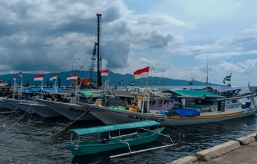 Masyarakat Pesisir Diminta Waspada, BMKG Tampapadang Laporkan Prakiraan Cuaca Pelabuhan